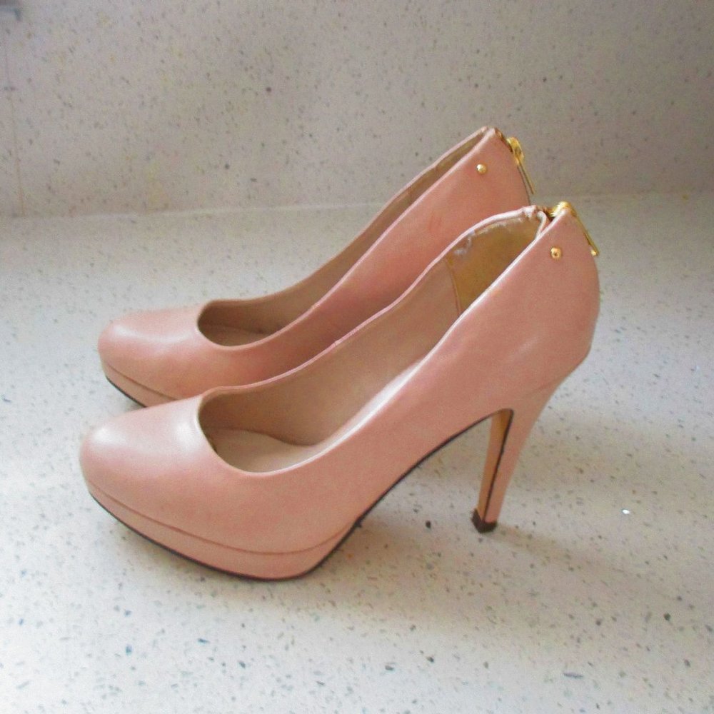 Call It Spring Nude Heels w/ Gold Hardware Sz 7.5